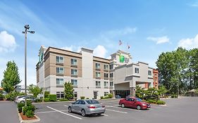 Tacoma Holiday Inn Express Hotel