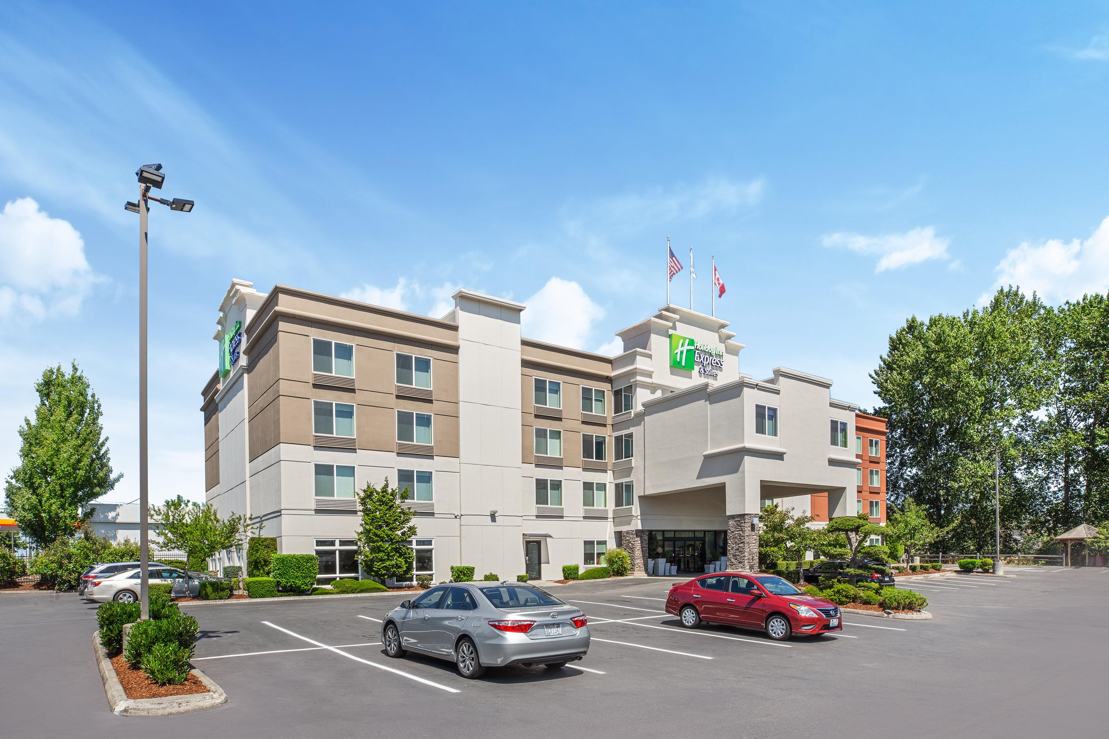 Holiday Inn Express & Suites Tacoma By Ihg Exterior photo