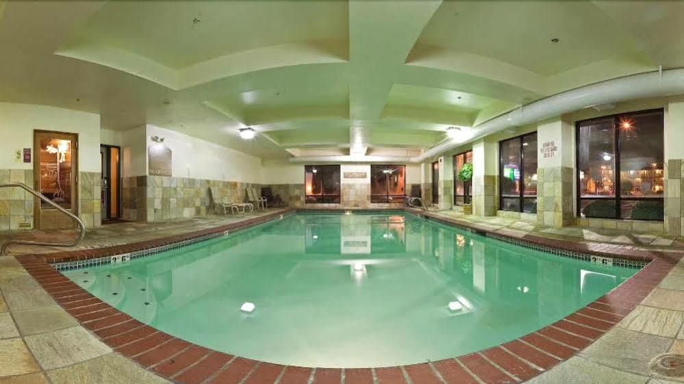 Holiday Inn Express & Suites Tacoma By Ihg Exterior photo